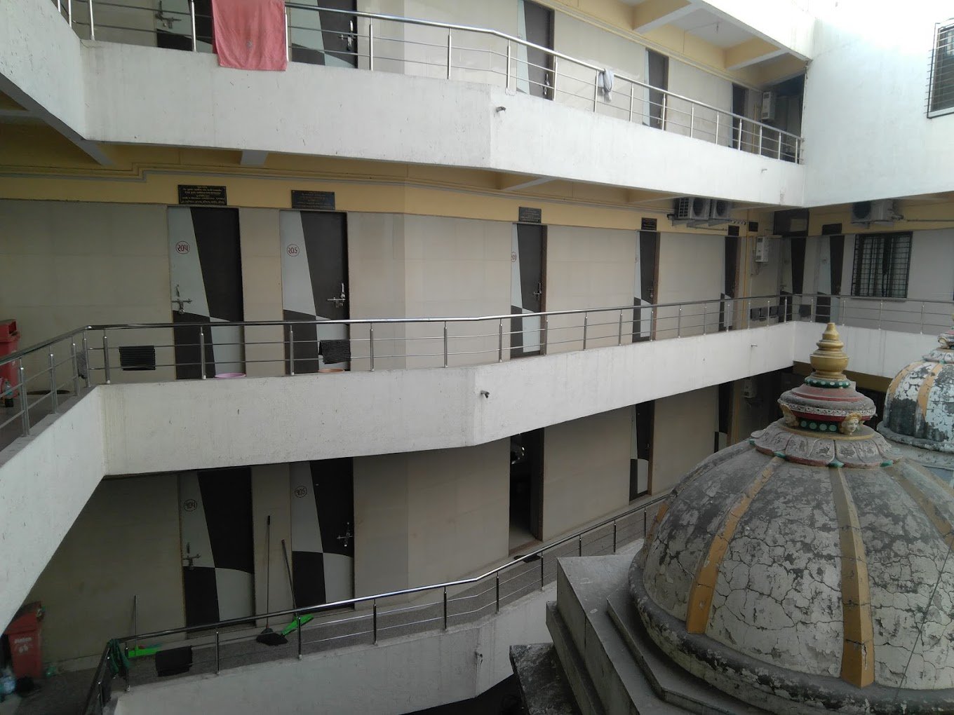 surat - kunthunath jain temple and dharamshala